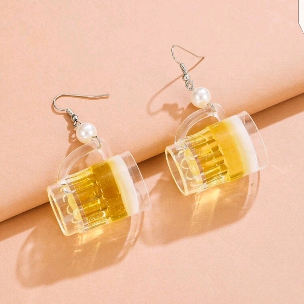 ✨3 FOR $28✨🆕🍺BEER MUG DROP EARRINGS🍺